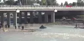 Antalya Akarsuyun Ortasında Kalan Arazi Aracı Halatlarla Kurtarıldı