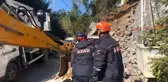 Beykoz'da İstinat Duvarı Araçların Üzerine Çöktü