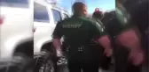 Arabada Kilitli Kalan Bebeği Hırsız Mahkumlar Kurtardı