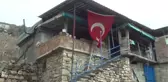 Öğrencilerden Şehit Ailesine Ziyaret