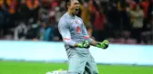Galatasaray'da Taraftarın Sevgilisi Fernando Muslera Yuvadan Uçuyor!
