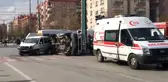 Ambulans ile Hafif Ticari Araç Çarpıştı: 5 Yaralı