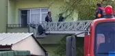 Babasının Eve Kilitlediği Genç Kızı İtfaiye ve Polis Kurtardı