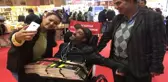 Engel Tanımadı Tek Parmağıyla 17 Kitap Yazdı