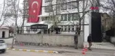 Tunceli'de Maçoğlu, Belediye Önündeki Güvenlik Duvarını Yıktırdı