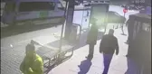 Minibüse Yetişmek İsteyen Anne ve Oğluna Böyle Araba Çarptı