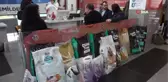 Atakum Belediyesi'ne Çiçek Yerine Hayvan Maması Hediye Ettiler