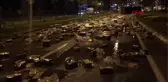 Bursa Zeytinyağı Yüklü Tır Devrildi, 20 Ton Zeytinyağı Yola Saçıldı