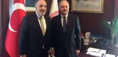 AK Parti'li Mustafa Yeneroğlu'ndan Saldırıya Uğrayan CHP'li Levent Gök'e Geçmiş Olsun Ziyareti