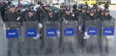 Türk-İş Üyeleri Kazancı Yokuşu'na Karanfil, Taksim Cumhuriyet Anıtı'na İse Çelenk Bıraktılar
