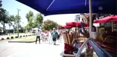 Renkli Şovlarıyla Turistlere Dondurma Satıyorlar