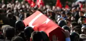 Sınırdan Geçmek İsteyen Suriyelilere Müdahale Eden Askerimiz Şehit Oldu