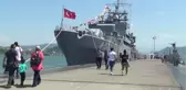 Askeri Denizaltı ve Okul Gemisi Ziyarete Açıldı
