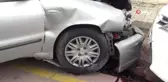 Okul Önünde Korkutan Kaza...çarpışan Otomobiller Kontrolden Çıkıp Park Halindeki Başka Bir...