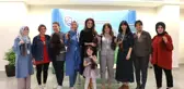 Hastane Çalışanları Kanser Hastaları İçin Saçlarını Bağışladılar