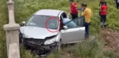 17 Yaşındaki Genç, Duvara Çarpan Otomobilde Boğazına İp Bağlı Halde Ölü Bulundu