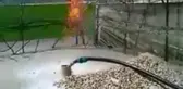 Serasını Sulamak İçin Açtığı Sondaj Kuyusundan Alev Püskürdü