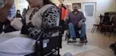 Hayırseverlerin desteğiyle akülü sandalyelerine kavuştular
