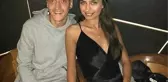 Amine Gülşe ve nişanlısı Mesut Özil sıkı sıkı sarılarak aşk tazeledi