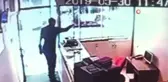 Kuyumcuyu namazda gören hırsız 20 çift altın küpeyi böyle çaldı