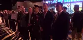 Şehit oğlunun fotoğrafına sarılıp gözyaşı döktü