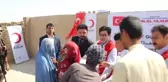 Türk Kızılayı Afganistan'daki mültecilere yardım etti