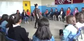 Çocukların geleceğini 