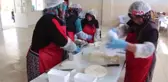 BURDUR KÖYLÜ KADINLAR PEYNİR ÜRETİYOR