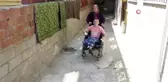 'Ağrıya duyarsızlık sendromu' hastalığı olan gencin parmaklarını yemesi engellenemiyor