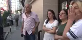 Polis ve itfaiye ekipleri araç motoruna sıkışan kediyi kurtarmak için seferber oldu