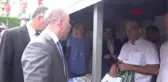 ADANA Ücretsiz saksı çiçeği almak isteyenler birbiriyle yarıştı