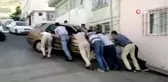 Freni boşalan otomobil eve daldı