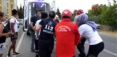 BALIKESİR Otomobille çarpışan motosiklet sürücüsünü kaskı kurtardı
