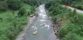 RİZE Yıkım kararı alınan kaçak yapıyı sahibi ve komşuları el birliği ile yıktı