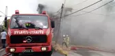 Fatih'te tadilatta olan iki katlı evde yangın çıktı