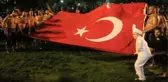 Oğlunun sünneti için yağlı güreş müsabakası düzenledi