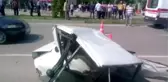 Ortadan ikiye ayrılan otomobilde ölen 2 kişinin kimlikleri belli oldu