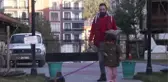 Fotoğraf çektirip ücretini mama ile ödüyorlar