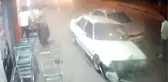 Adana'da mucize kurtarış! Genç kadın, çocuğu son anda ezilmekten kurtardı