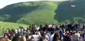 Atatürk siluetini alkışlarla izlediler