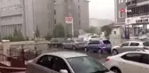 Çorum'da şiddetli fırtına...Çatılar, trafik tabelaları ve cami minaresi uçtu, ağaçlar kökünden...