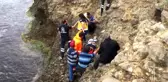 Balık tutmak isterken kayalıklardan denize düştü