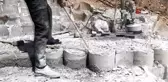 Ekmeğini taştan çıkarıyor...Son taş ustası Memişoğlu köstere taşı imalatını tek başına sürdürüyor