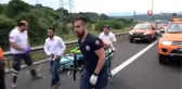 Otomobil, TEM'de park halindeki hafif ticari araca çarptı: 5 yaralı