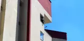 Çocuklarını göremediğini iddia etti, adliye penceresinde intihara kalkıştı