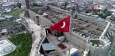 Saat Kulesi, kale mescidinin minaresi olarak inşa edildi