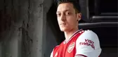 Yıldız oyuncu Mesut Özil'in yeni tarzıyla dalga geçti