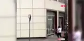 GAZİANTEP İKİNCİ KATTAN DÜŞEN KEDİYİ HAVADA YAKALADI
