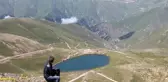 Zirvedeki krater gölleri büyülüyor