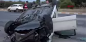 Daha önce geçmek istedikleri gişelerde kaza yaptılar, 2 yaralı